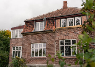 Skræddersyede vinduer til herskabelig villa i Åbyhøj