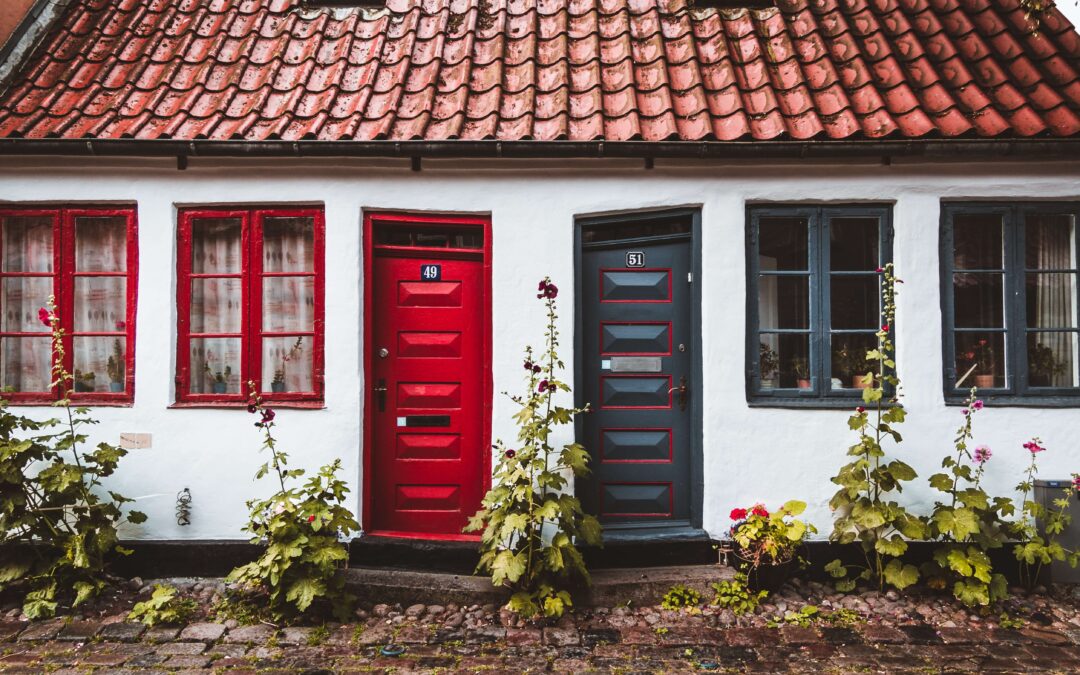 Guide: Sådan vælger du farve til dine døre og vinduer